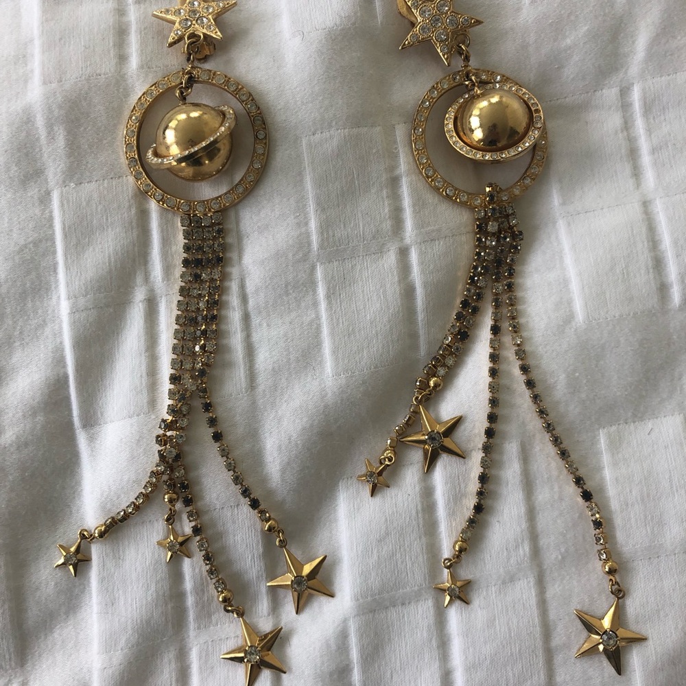 Hanging clip on earrings